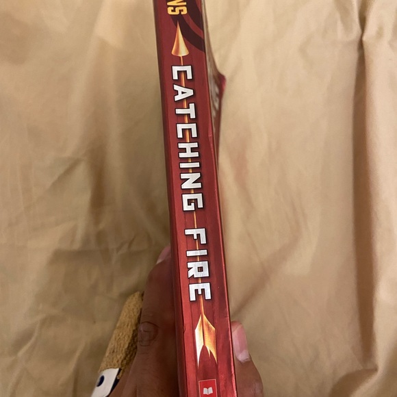 Hunger games catching fire by Suzanne Collins - Picture 3 of 4